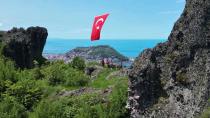 Gedikkaya’ya Türk bayrağı göndere çekildi
